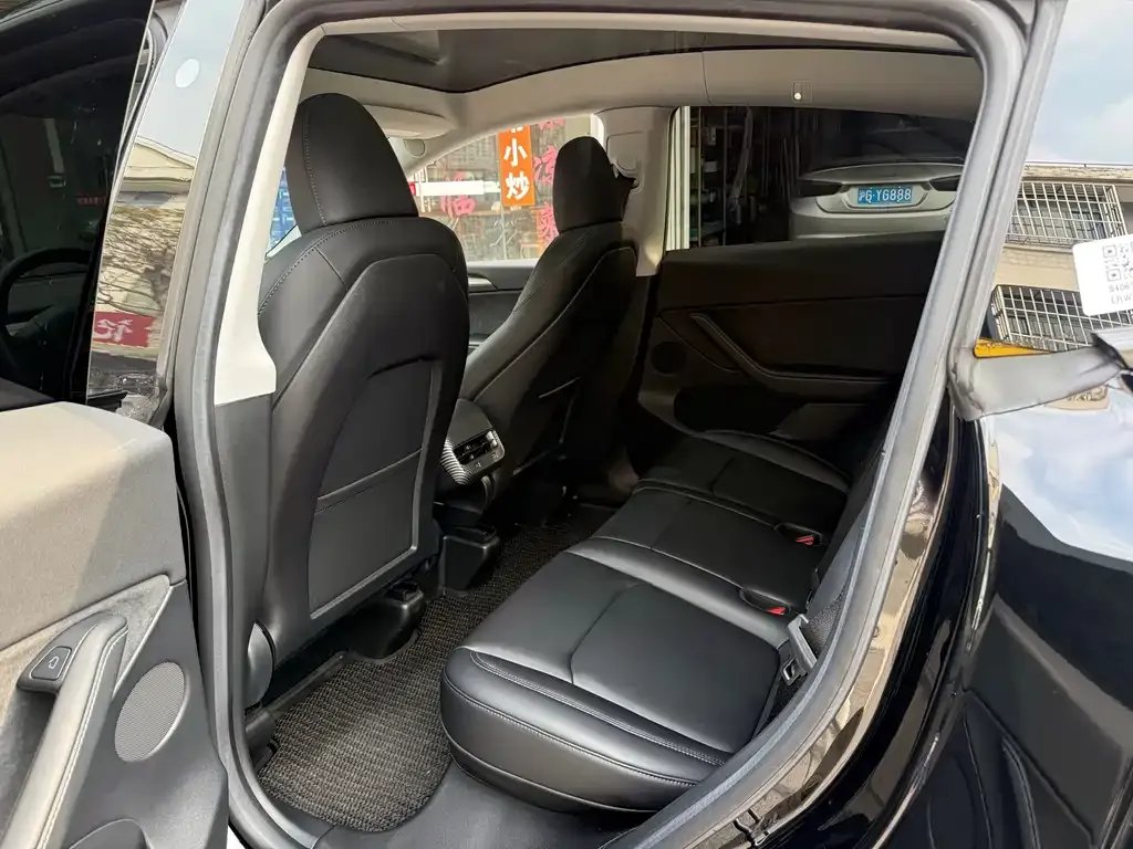 Tesla Model Y 2023 из CN, фото 3