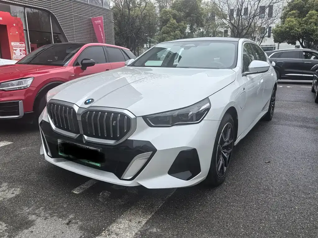 BMW i5