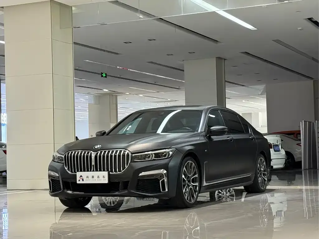 BMW 7 Series — фото 1