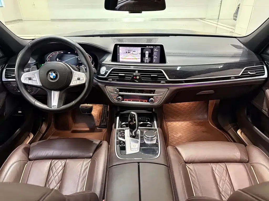 BMW 7 Series — фото 2