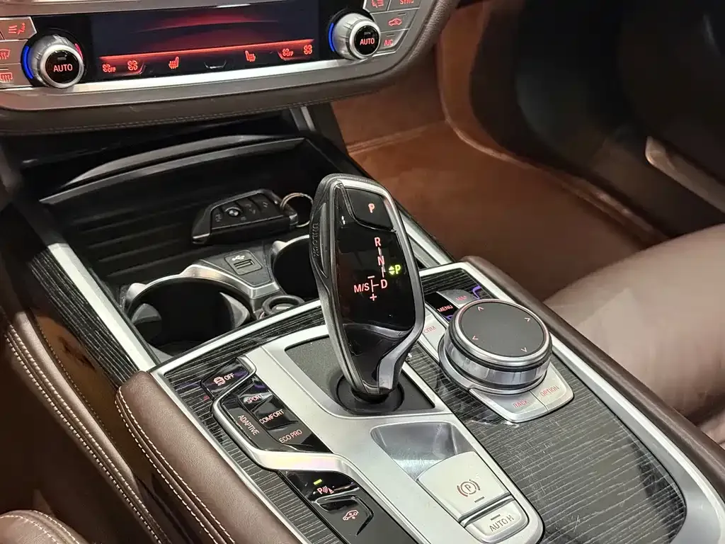 BMW 7 Series — фото 4