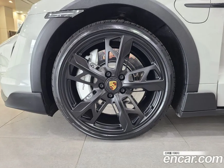 Porsche Taycan 2024 из KR, фото 10