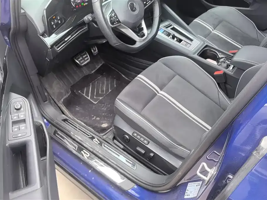 Volkswagen Golf 2022 из CN, фото 4