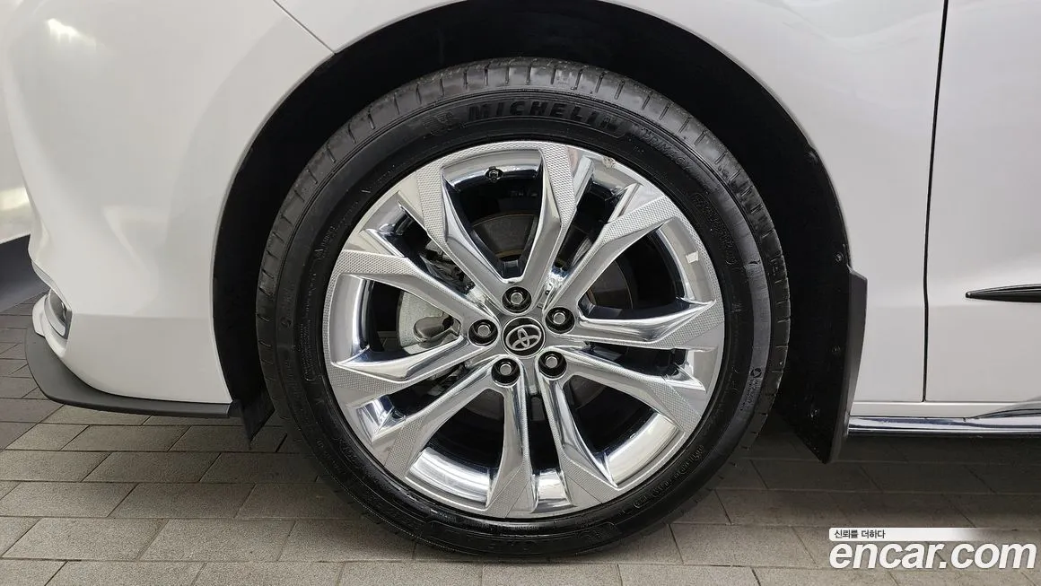 Toyota Sienna — фото 10