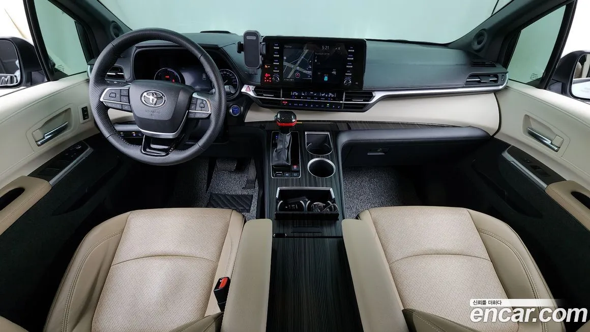 Toyota Sienna — фото 9