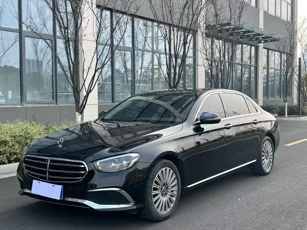 Mercedes-Benz E-Class — фото 7