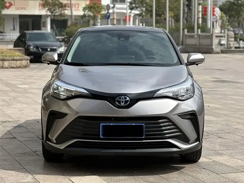 Toyota IZOA — фото 1