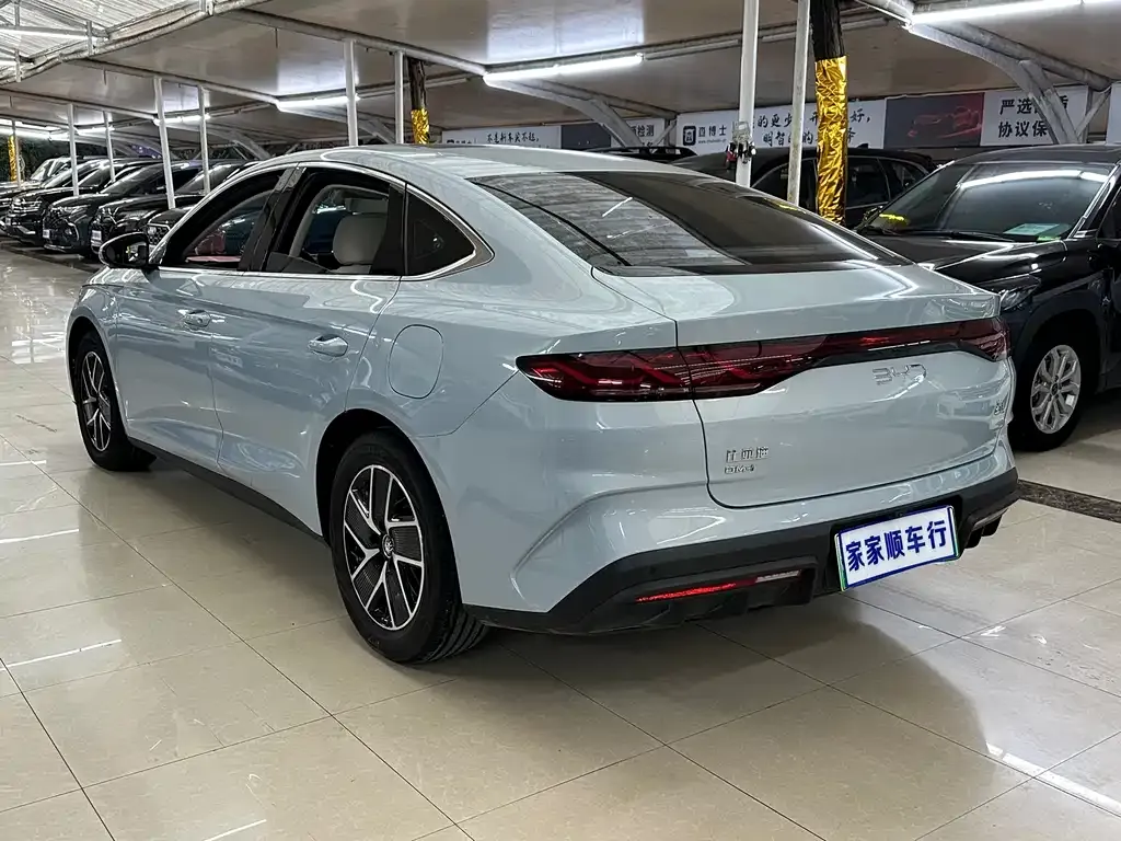 BYD Qin L — фото 9