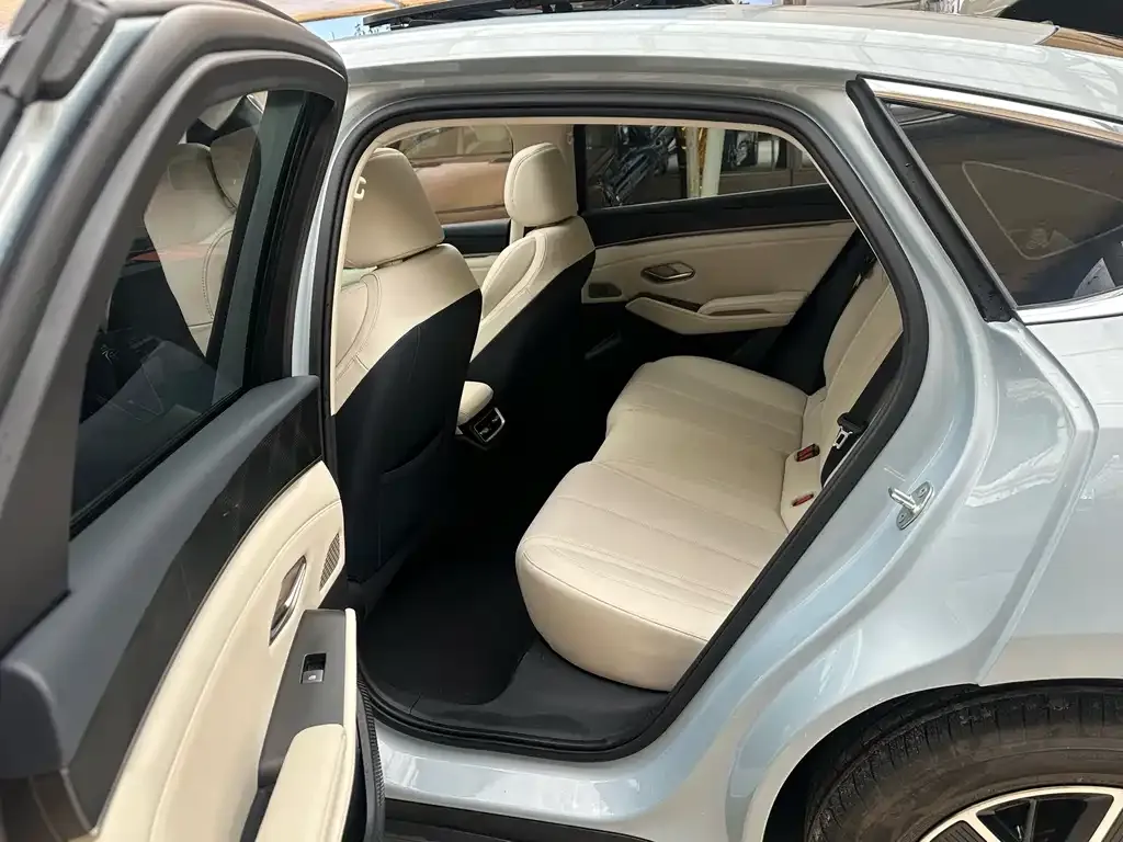 BYD Qin L — фото 2