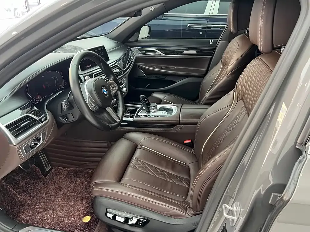 BMW 7 Series 2022 из CN, фото 8