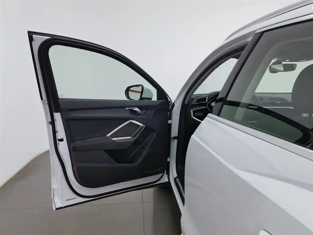 Audi Q3 2021 из CN, фото 3