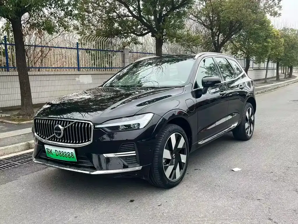 Volvo XC60 PHEV 2024 из CN, фото 1