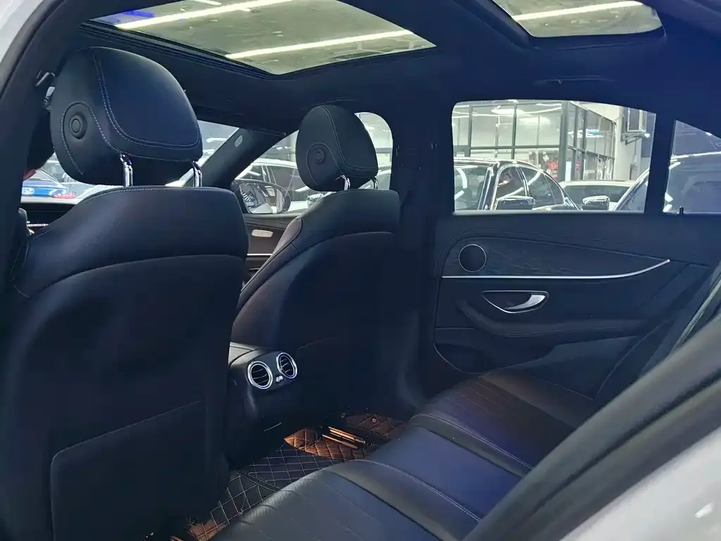 Mercedes-Benz E-Class (Import) 2022 из CN, фото 2