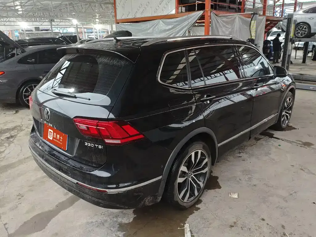 Volkswagen Tiguan L — фото 5