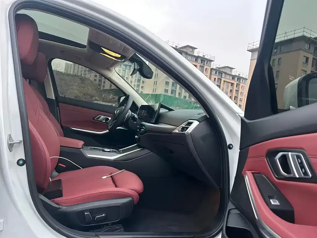 BMW 3 Series 2025 из CN, фото 3