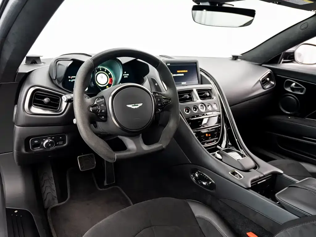 Aston Martin DBS 2023 из CN, фото 8