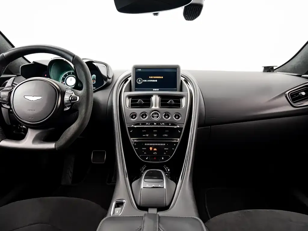 Aston Martin DBS 2023 из CN, фото 9