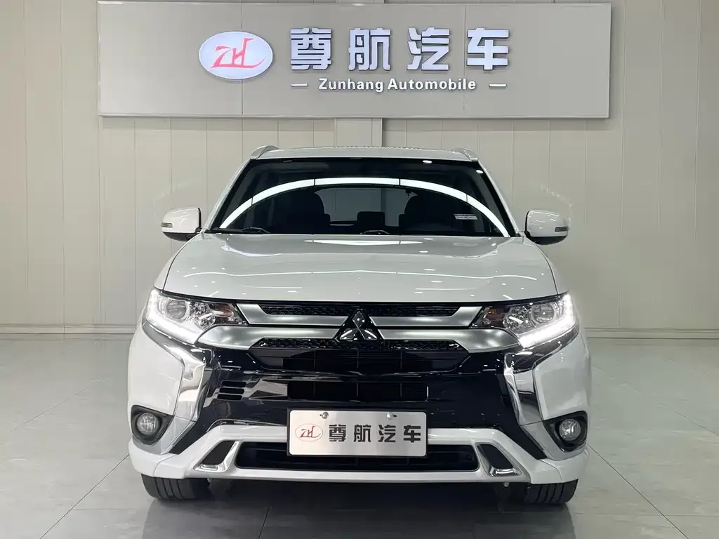 Mitsubishi Outlander 2021 из CN, фото 4