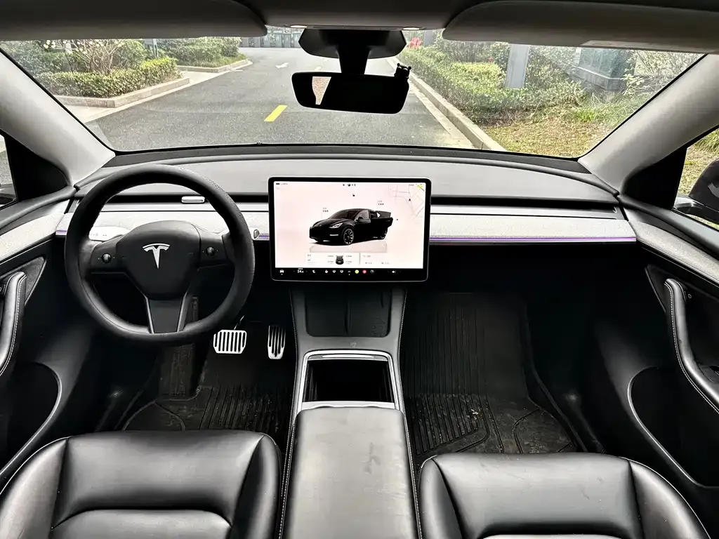 Tesla Model Y — фото 3