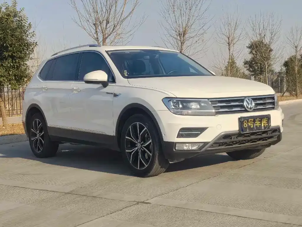 Volkswagen Tiguan L — фото 5