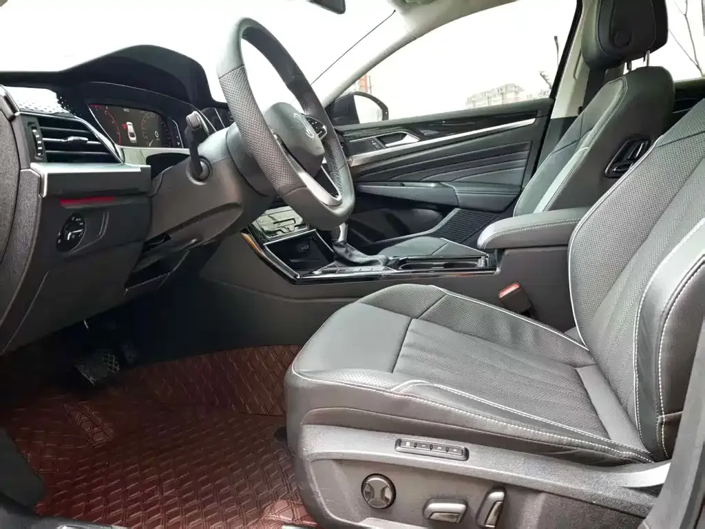 Volkswagen Passat 2024 из CN, фото 4