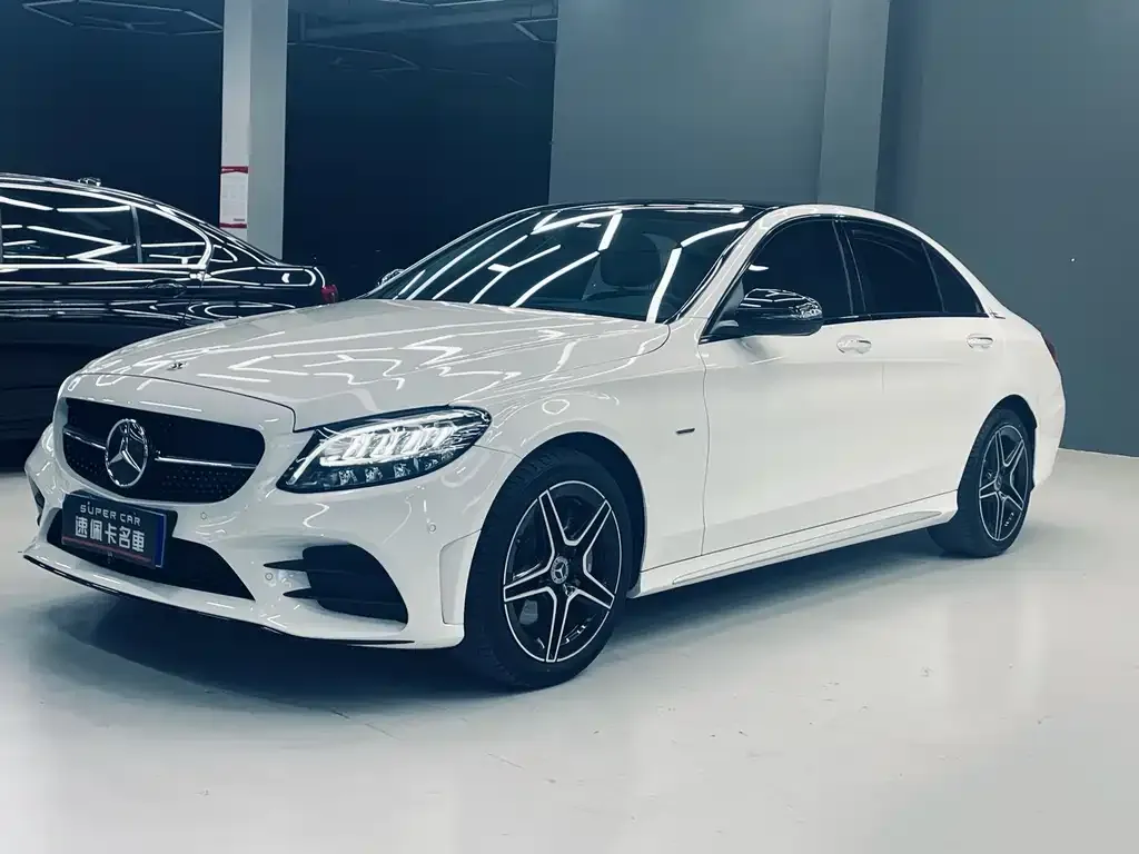 Mercedes-Benz C-Class — фото 1