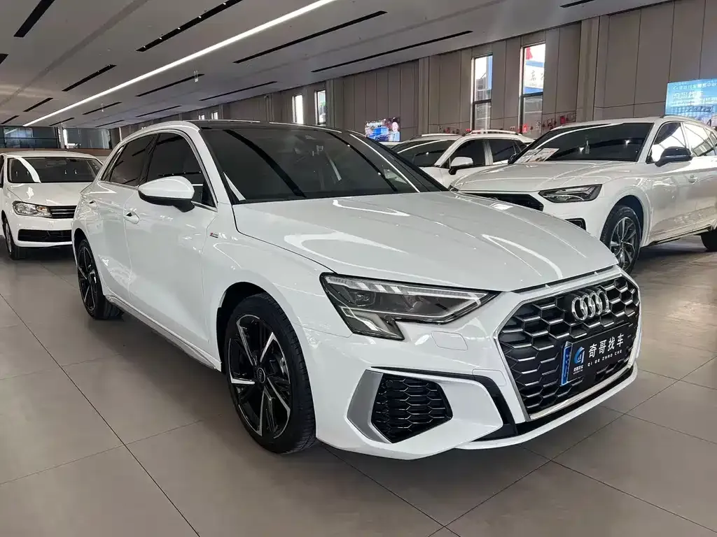 Audi A3 2024 из CN, фото 1