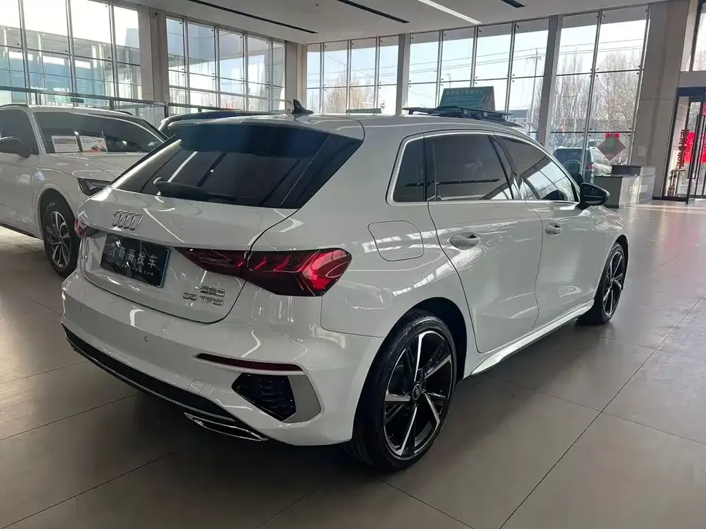 Audi A3 2024 из CN, фото 8
