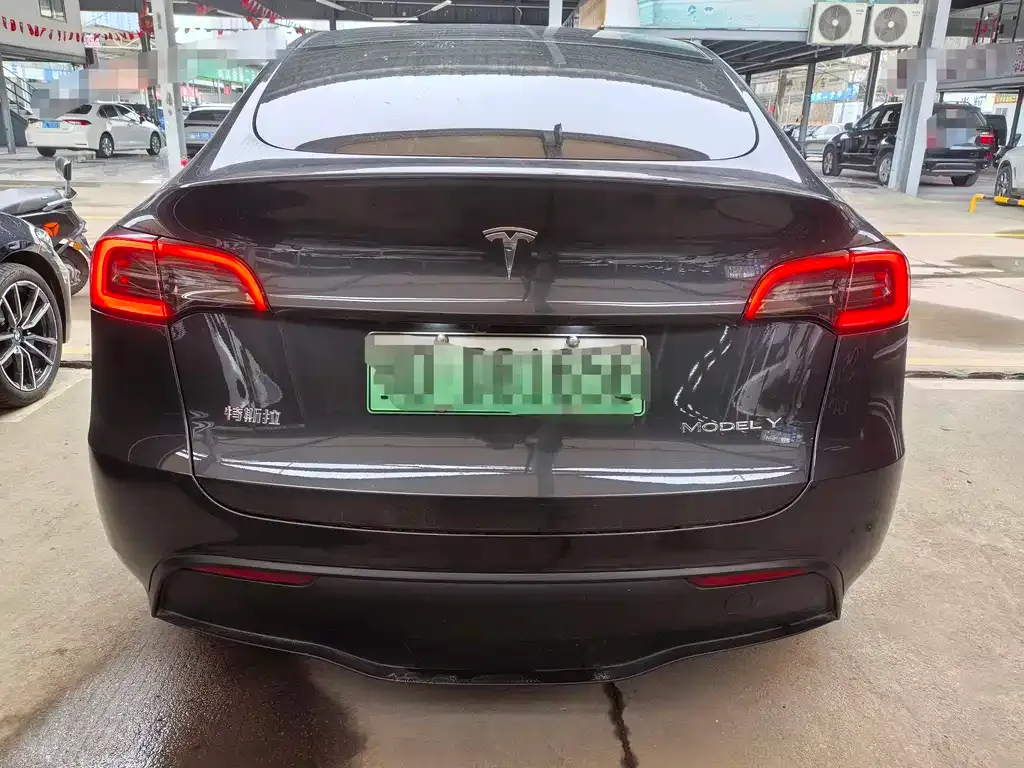 Tesla Model Y — фото 2