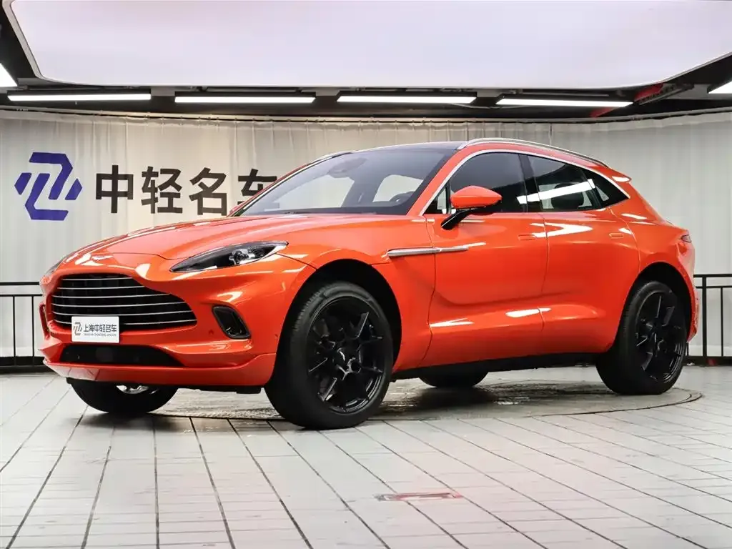 Aston Martin DBX — фото 1