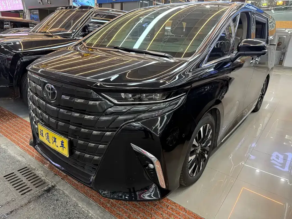 Toyota Alphard 2023 из CN, фото 1