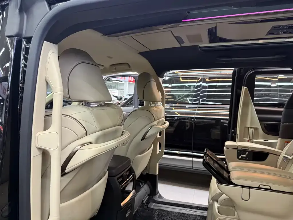 Toyota Alphard 2023 из CN, фото 5