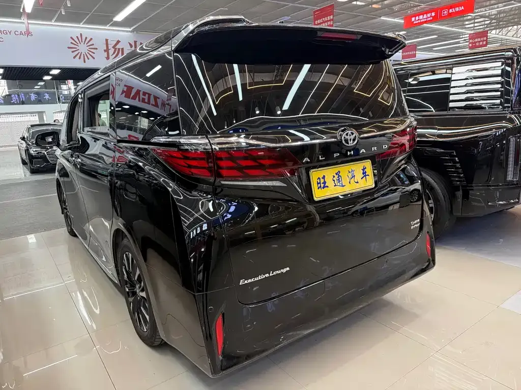 Toyota Alphard 2023 из CN, фото 9