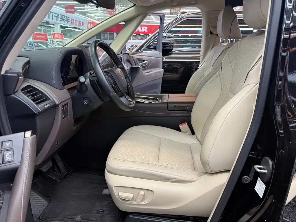 Toyota Alphard 2023 из CN, фото 3