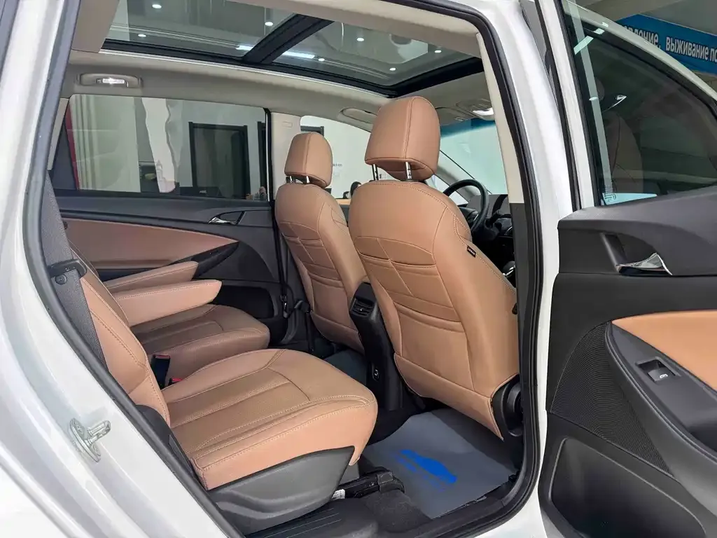 Buick GL6 2022 из CN, фото 8