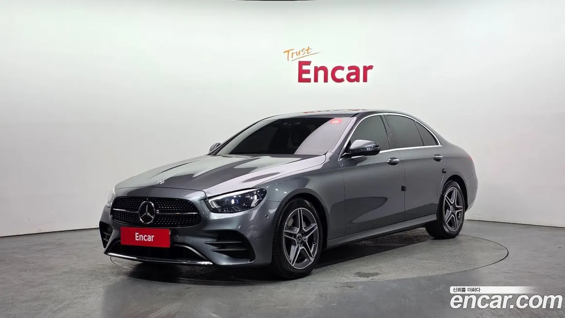 Mercedes-Benz E-Class — фото 1