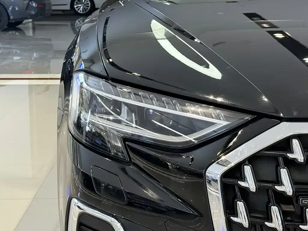 Audi A8 2023 из CN, фото 7