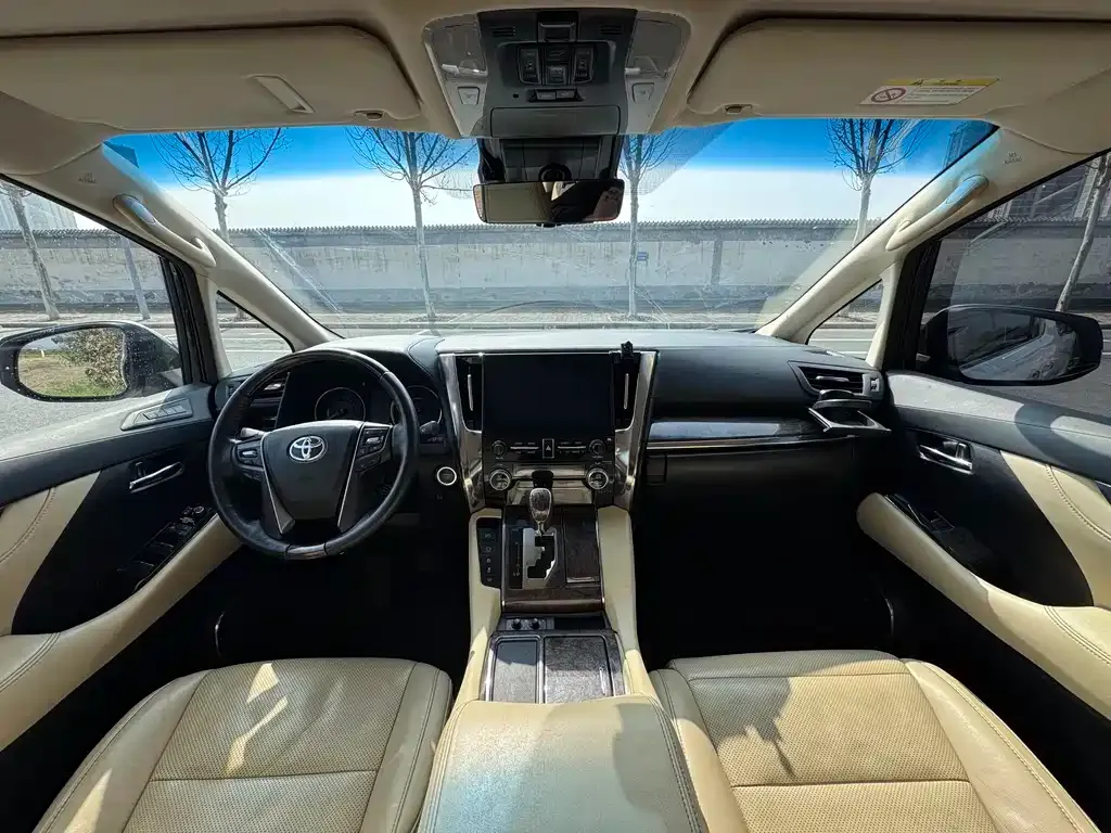Toyota Alphard 2022 из CN, фото 8