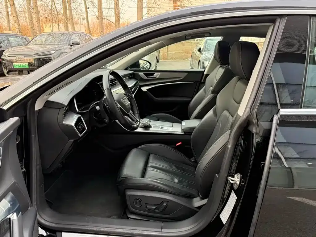 Audi A7 2024 из CN, фото 3