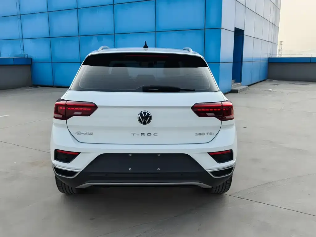 Volkswagen T-Roc — фото 2