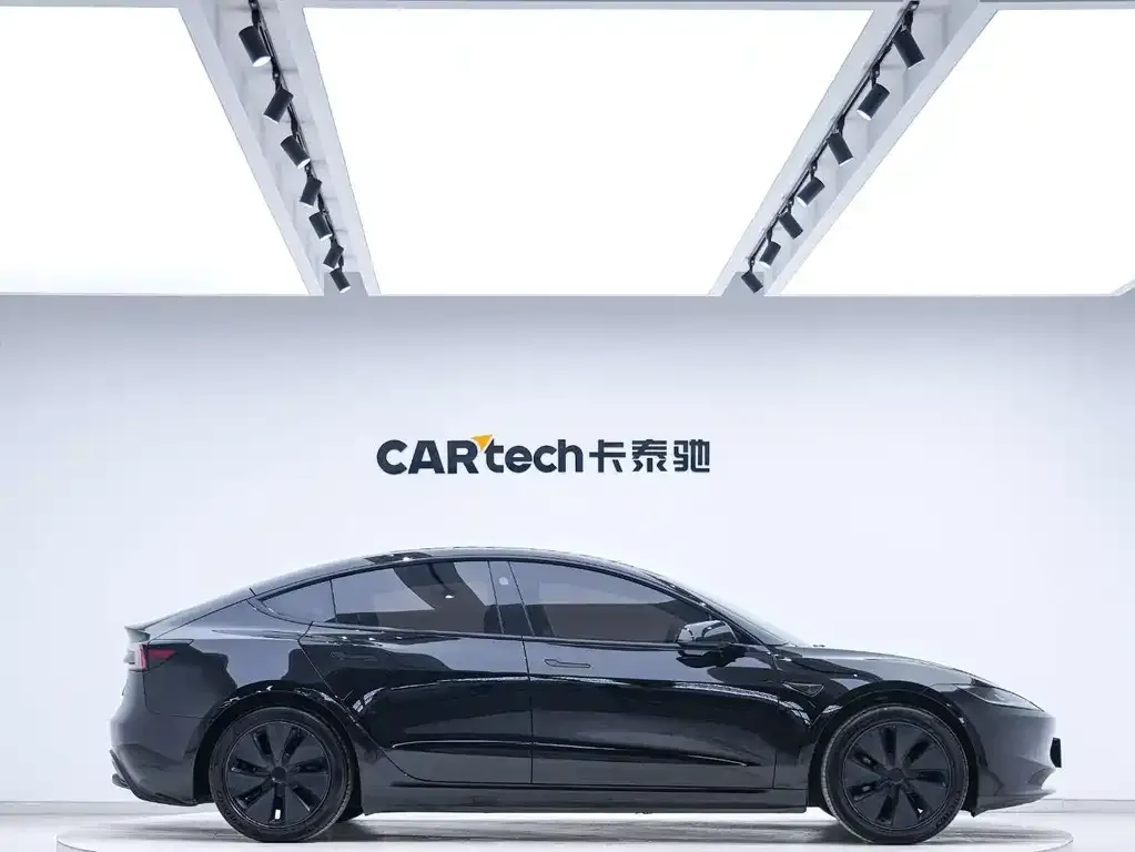 Tesla Model 3 — фото 6
