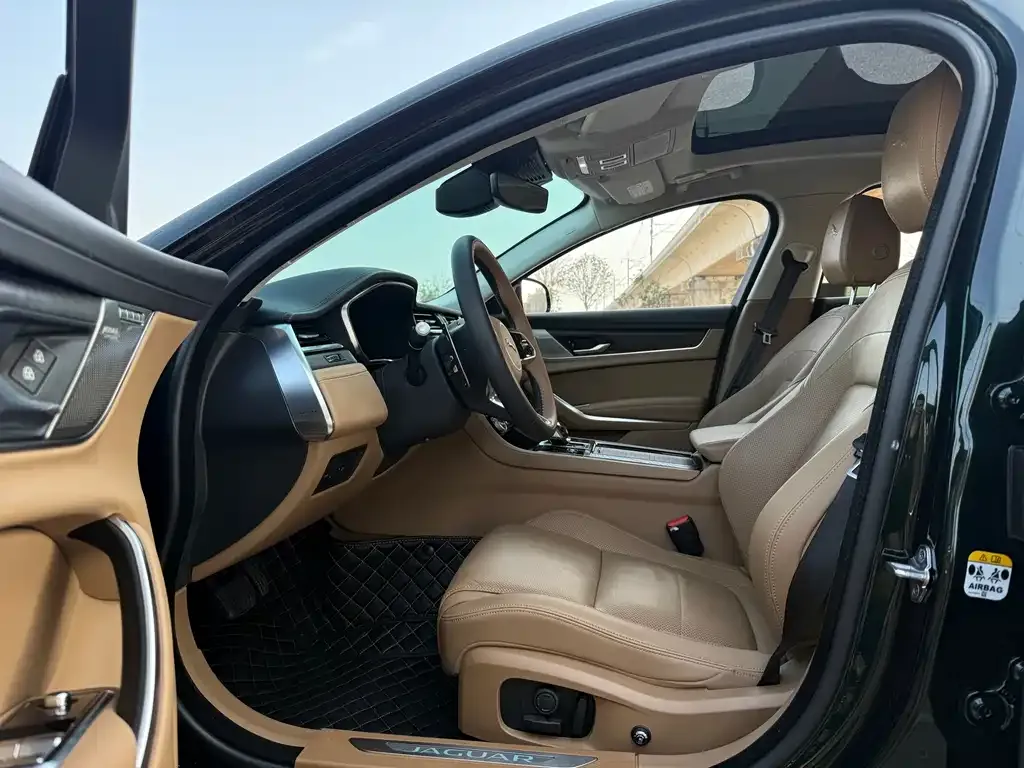Jaguar XFL 2022 из CN, фото 7