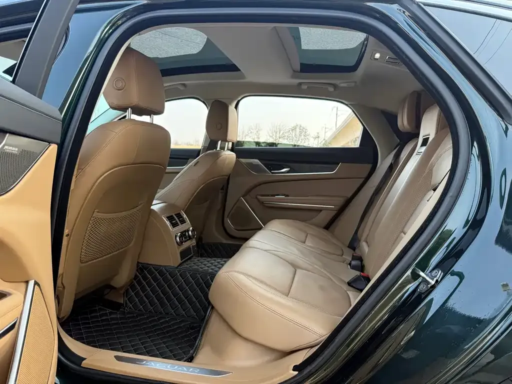 Jaguar XFL 2022 из CN, фото 8