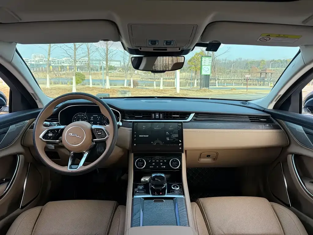 Jaguar XFL 2022 из CN, фото 9
