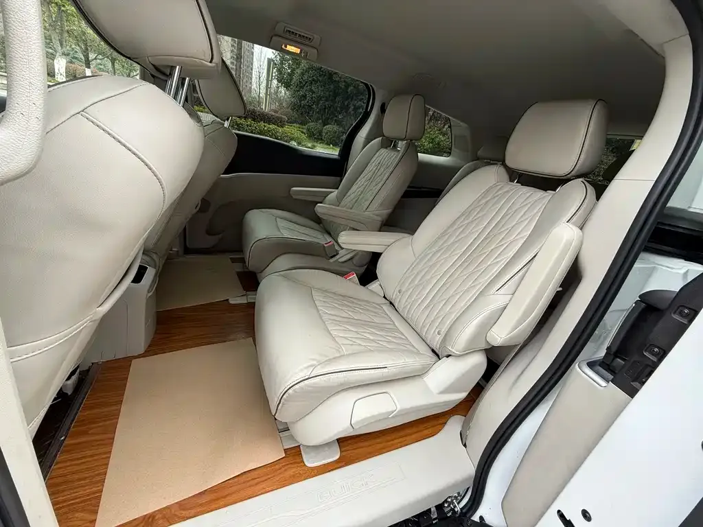 Buick GL8 2022 из CN, фото 3