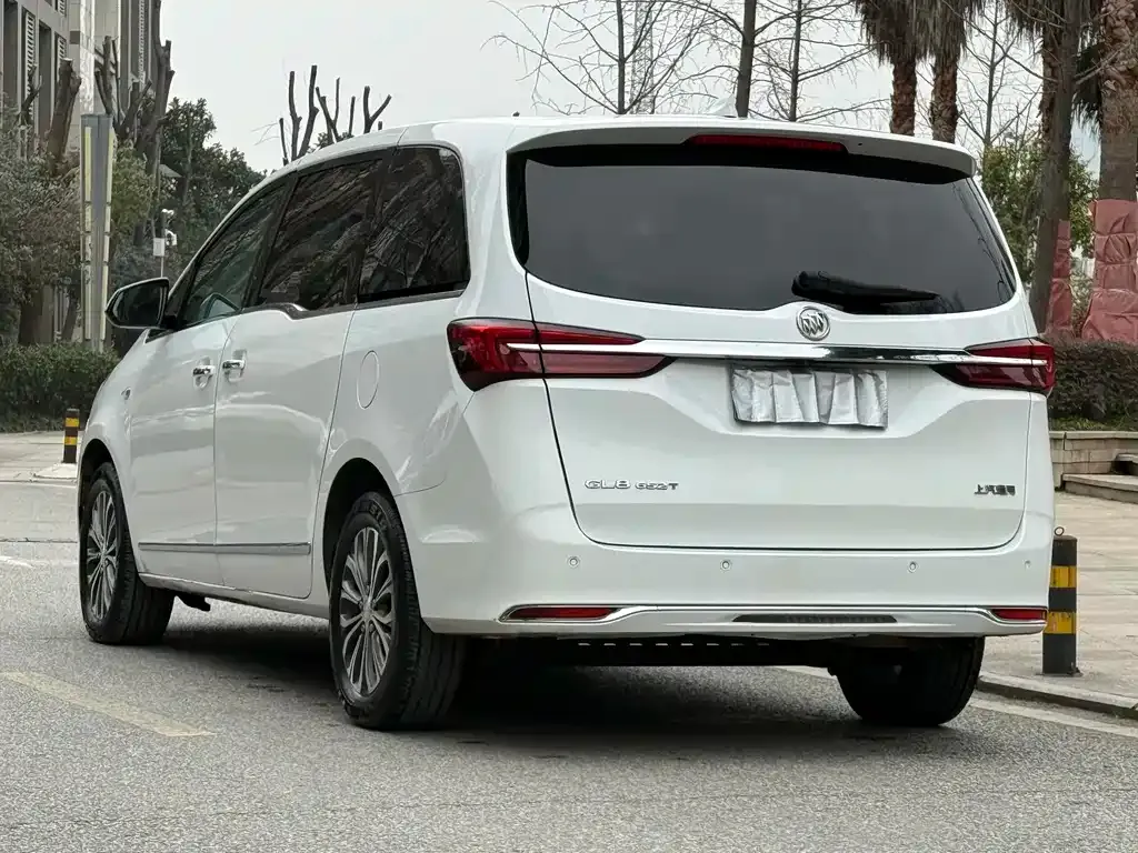 Buick GL8 2022 из CN, фото 2