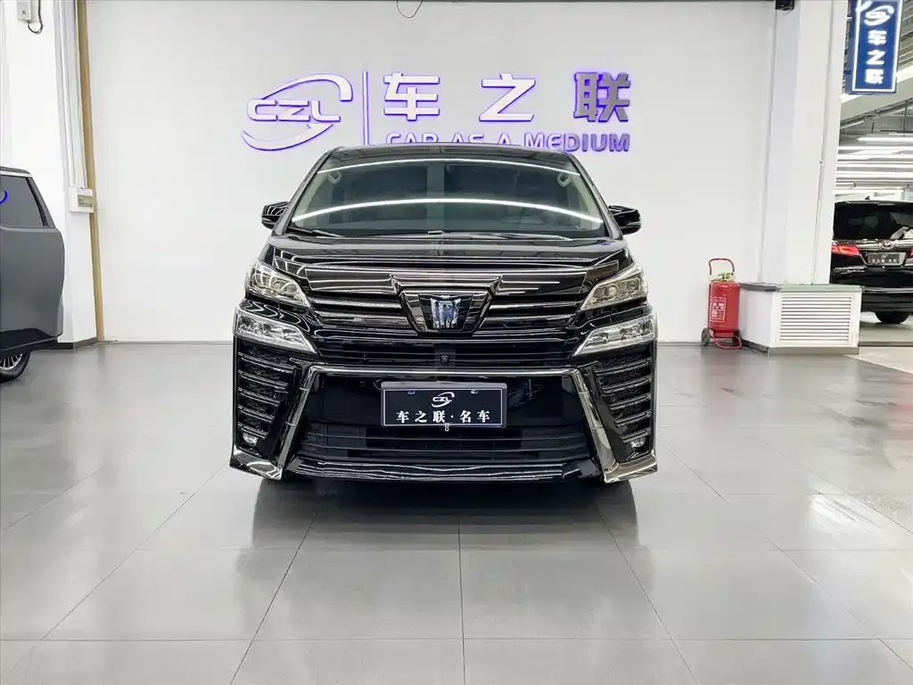 Toyota Vellfire — фото 6