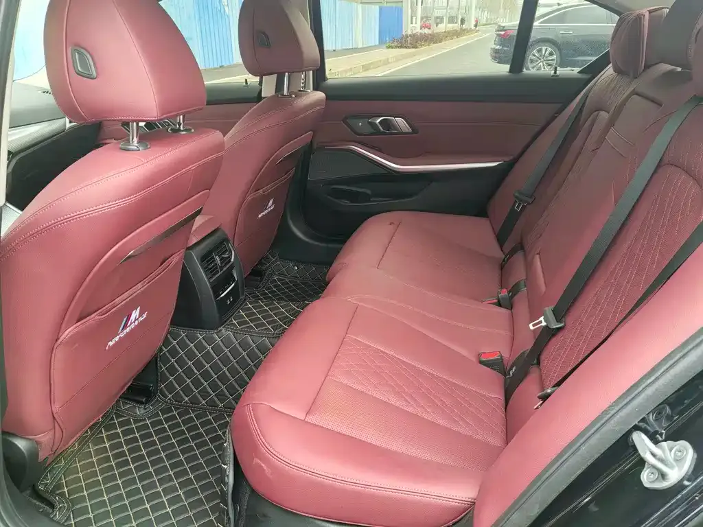 BMW 3 Series 2025 из CN, фото 2