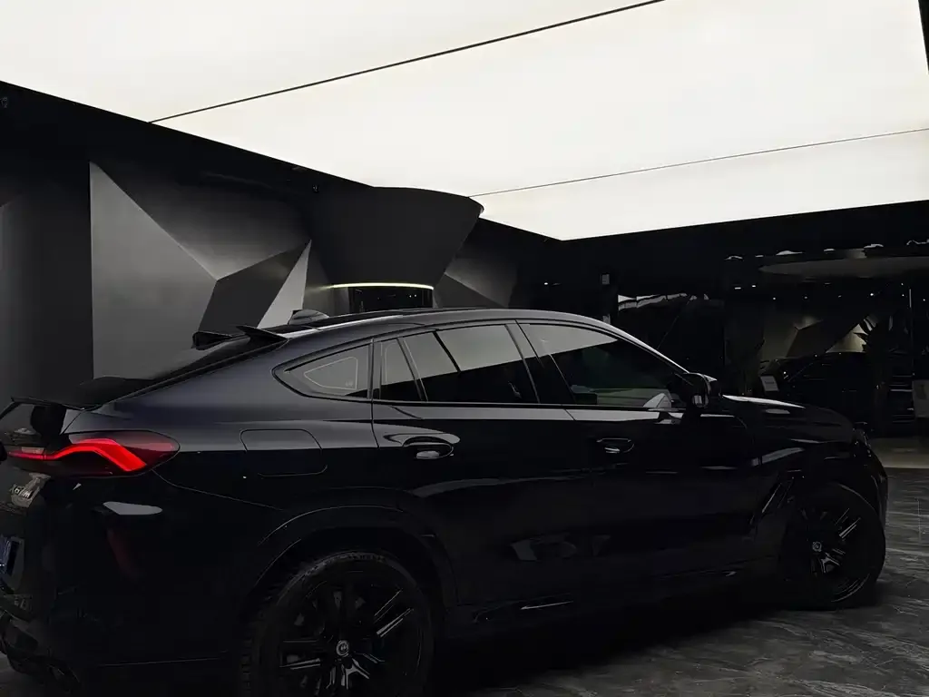 BMW X6 M 2022 из CN, фото 3