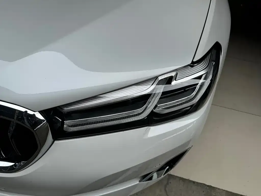 BMW 5 Series — фото 4